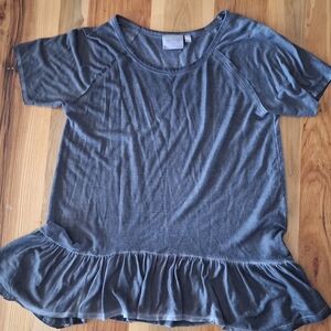 Dantelle Gray Short Sleeve Top with Ruffle Hem Boho Distressed Size Large